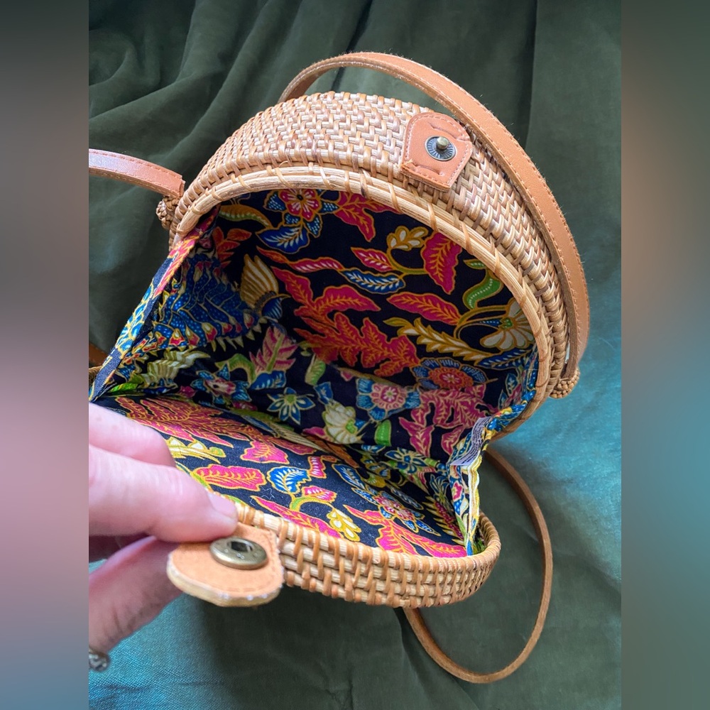 Round Woven Tan Crossbody Bag - Picture 2 of 6